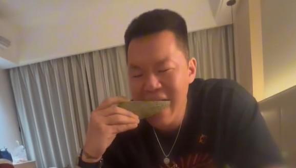吃瓜吧视频大全,揭秘娱乐圈幕后故事,带你领略明星真实生活 吃瓜吧视频大全,揭秘娱乐圈幕后故事,带你领略明星真实生活