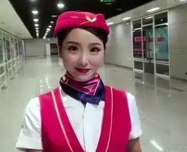 空姐反差吃瓜视频,揭秘航空界“隐藏”趣味瞬间